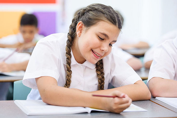teacher-with-students